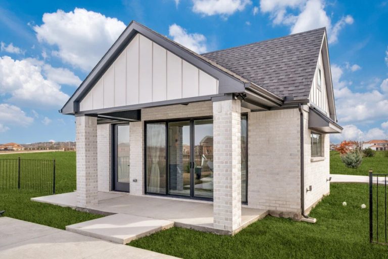 Designing a Functional Backyard Guest Suite with Garage Space